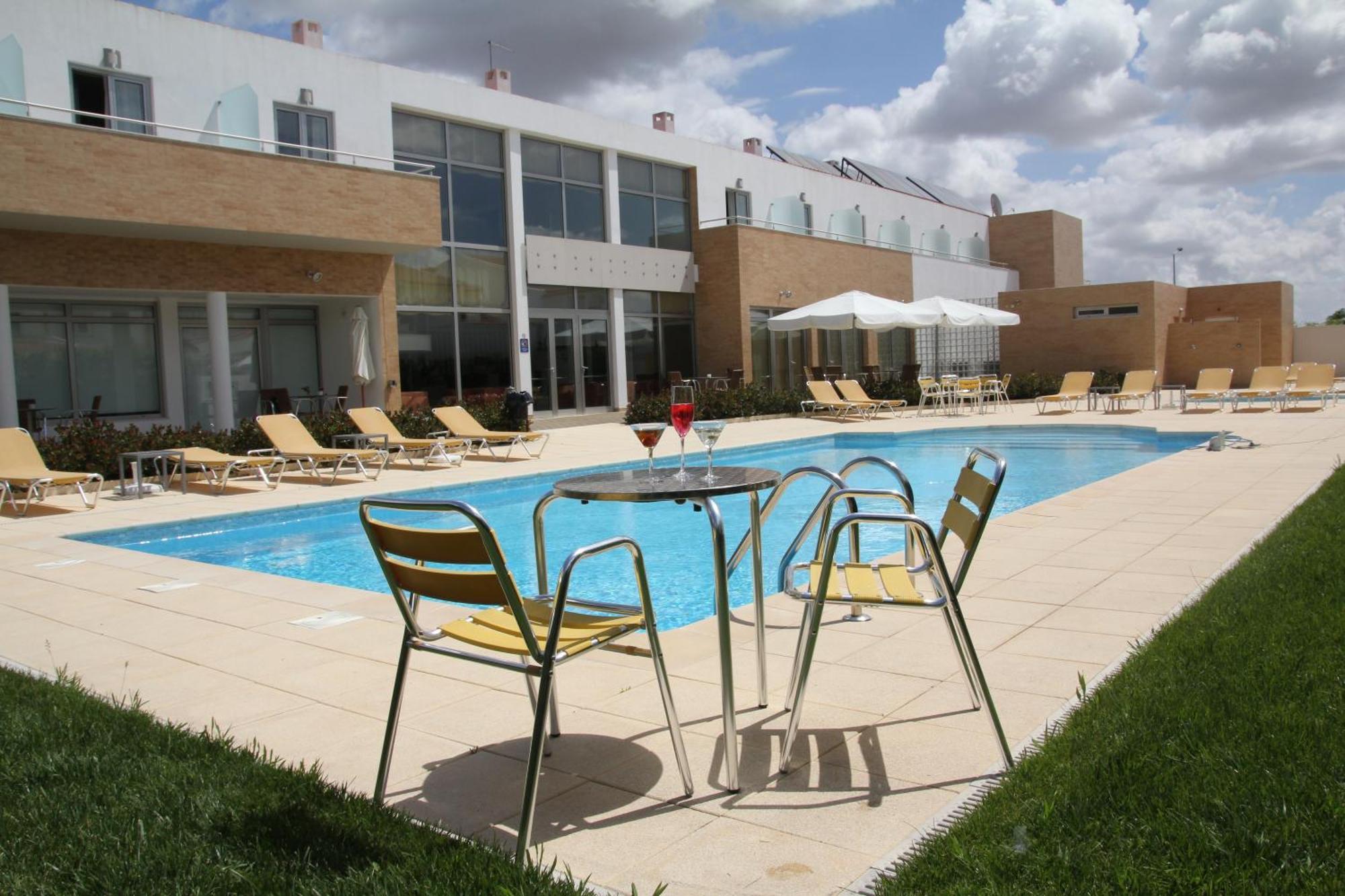 Hotel A Esteva Castro Verde Extérieur photo